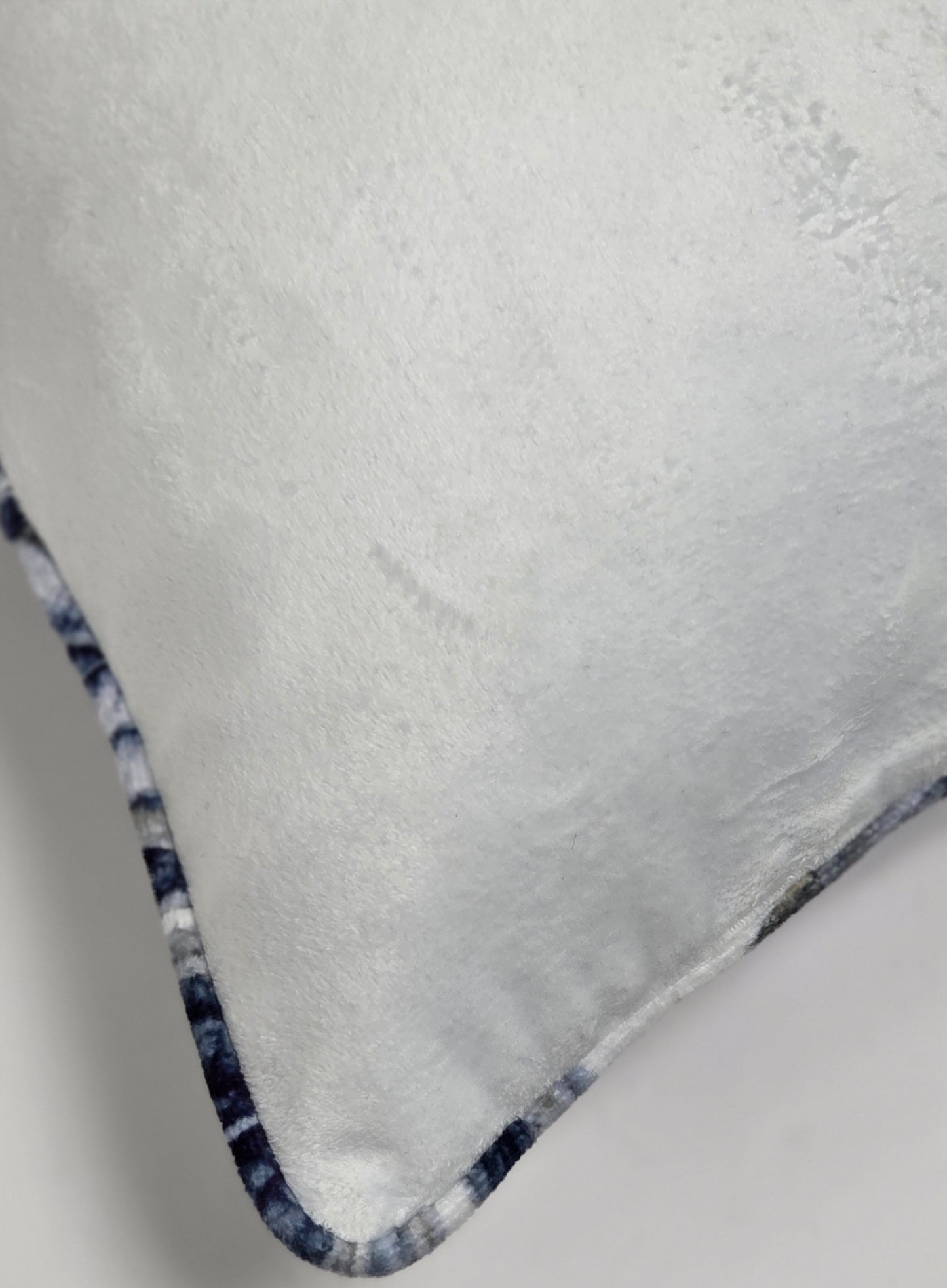 Gethsemane Pure Velvet — Botanical Piped (35×50 cm) | Premium Duck Down Cushion