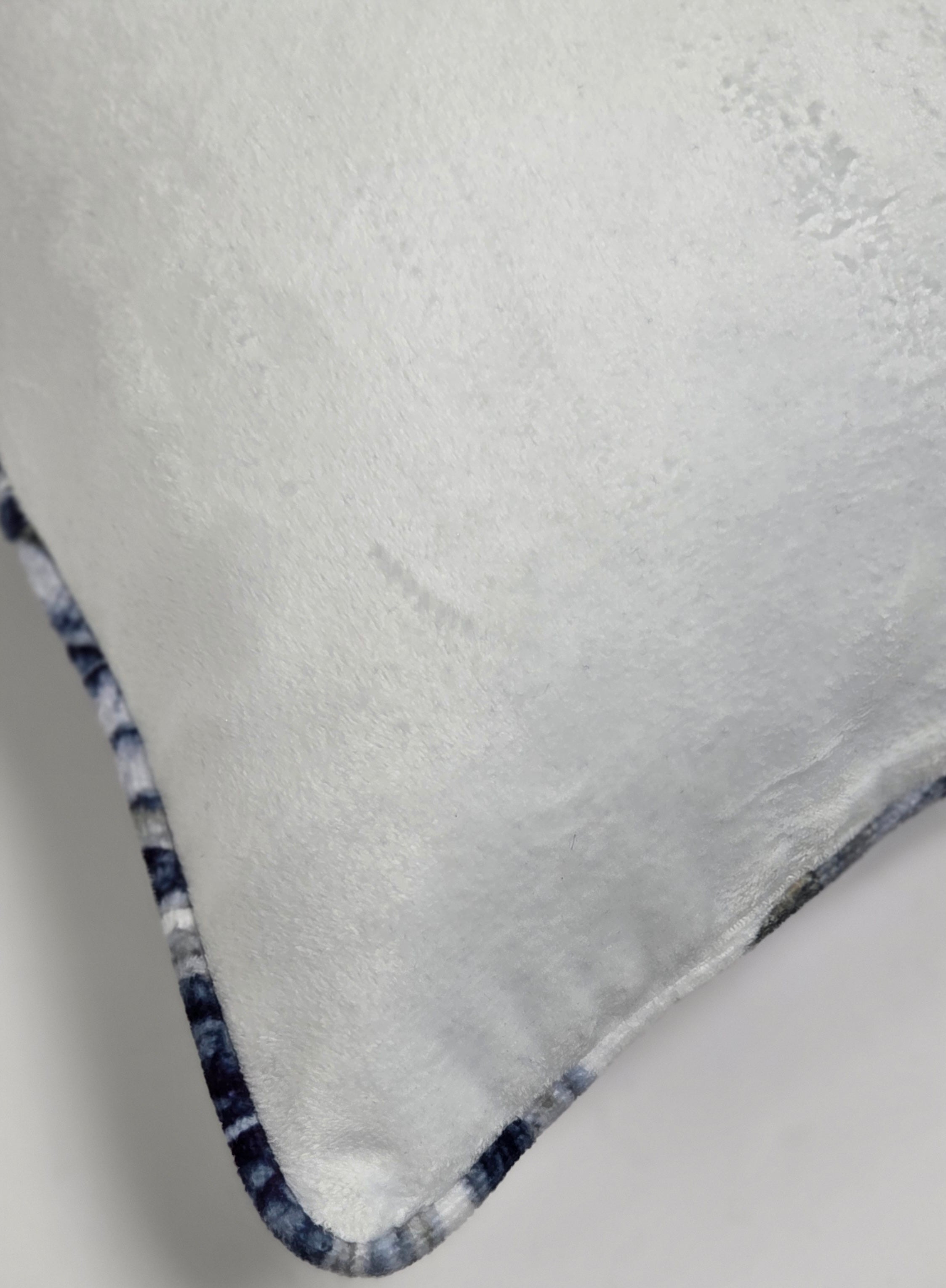 Gethsemane Pure Velvet — Botanical Piped (35×50 cm) | Premium Duck Down Cushion