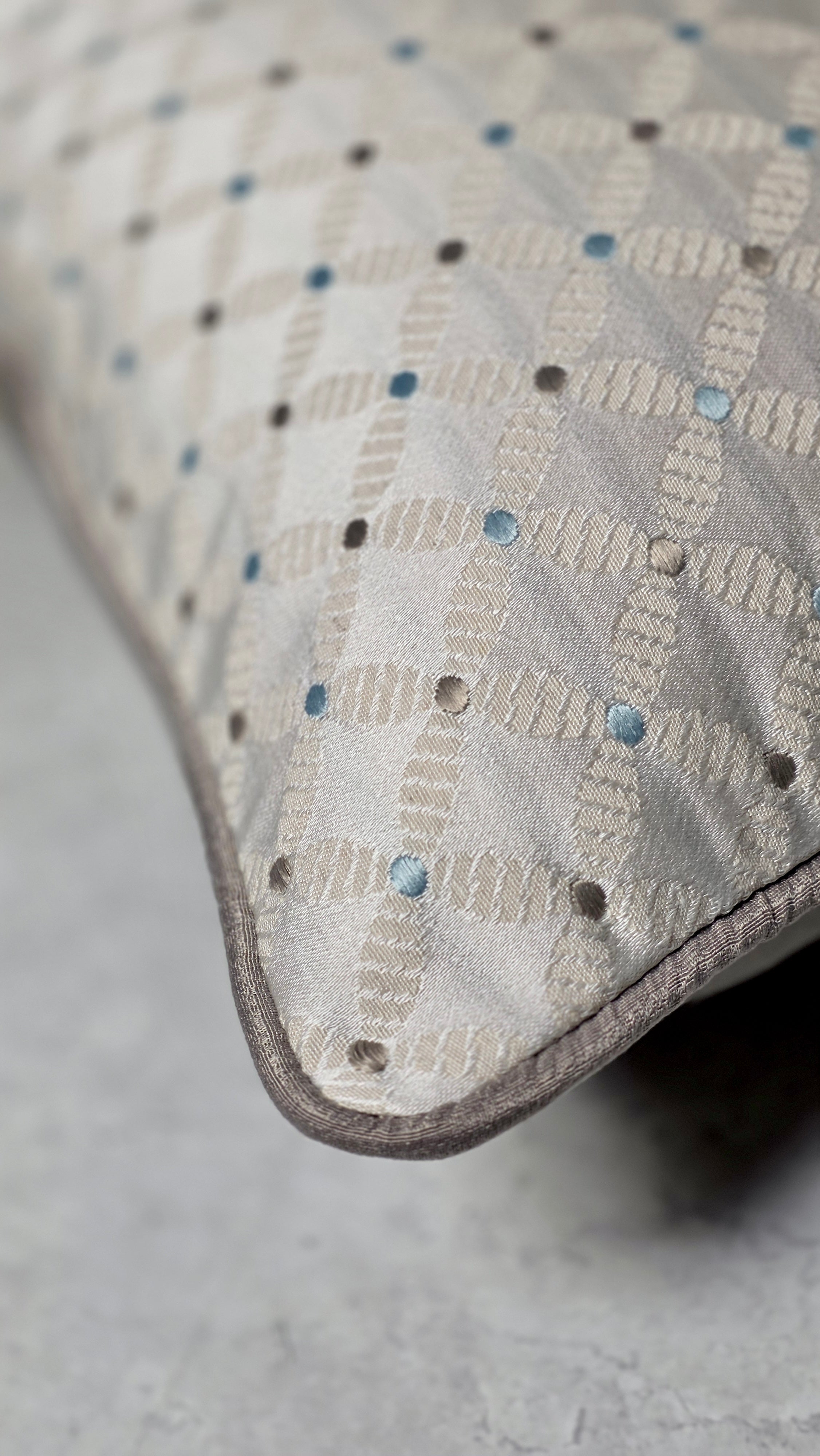 A Diligent Seeker — Woven Diamond Cushion in Soft Cream | Premium Duck Down (50x50 cm)