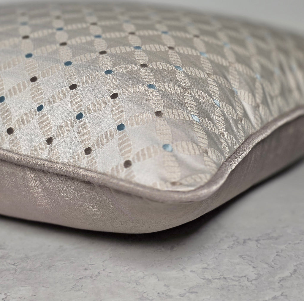 A Diligent Seeker — Woven Diamond Cushion in Soft Cream | Premium Duck Down (50x50 cm)