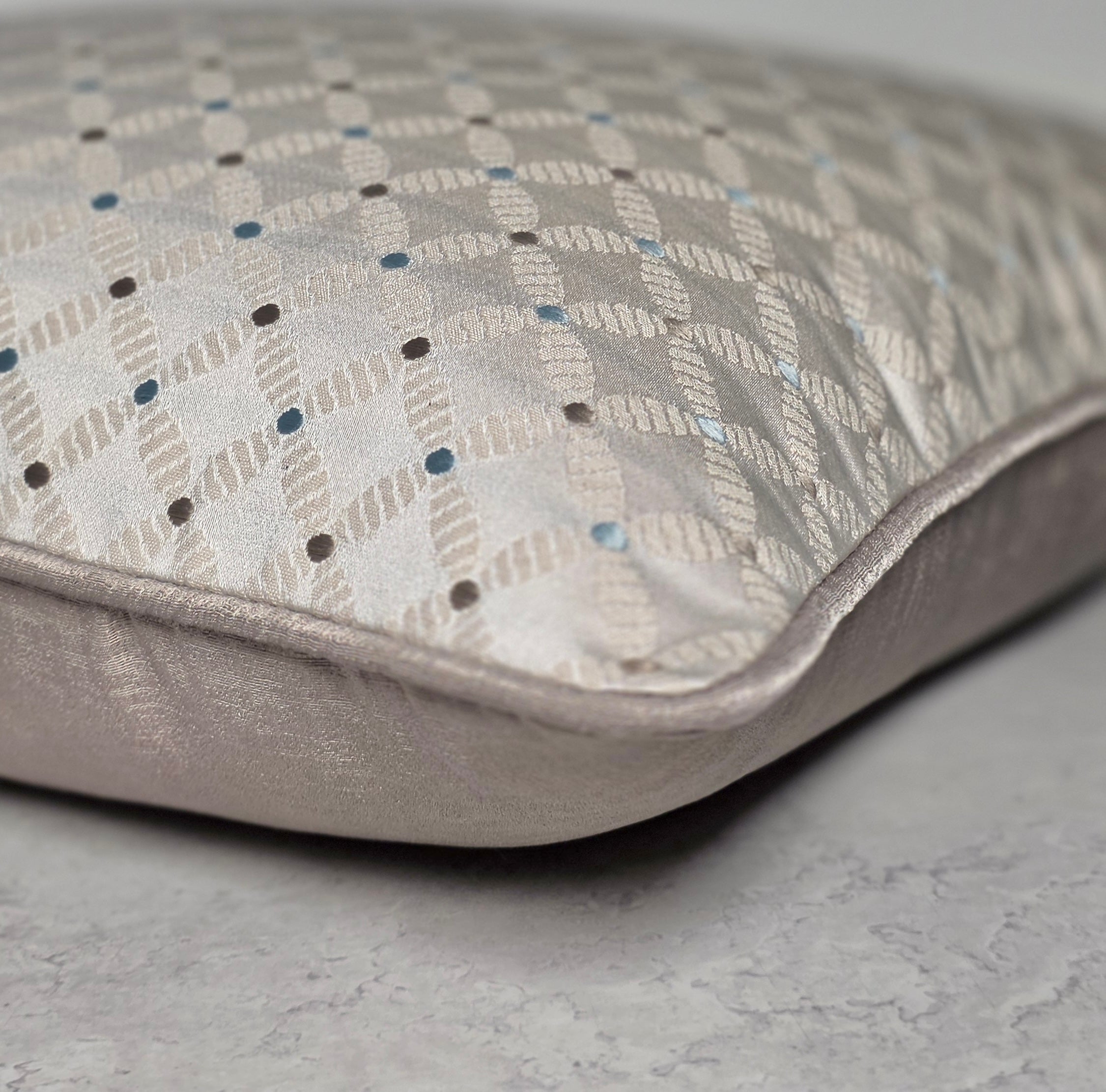A Diligent Seeker — Woven Diamond Cushion in Soft Cream | Premium Duck Down (50x50 cm)