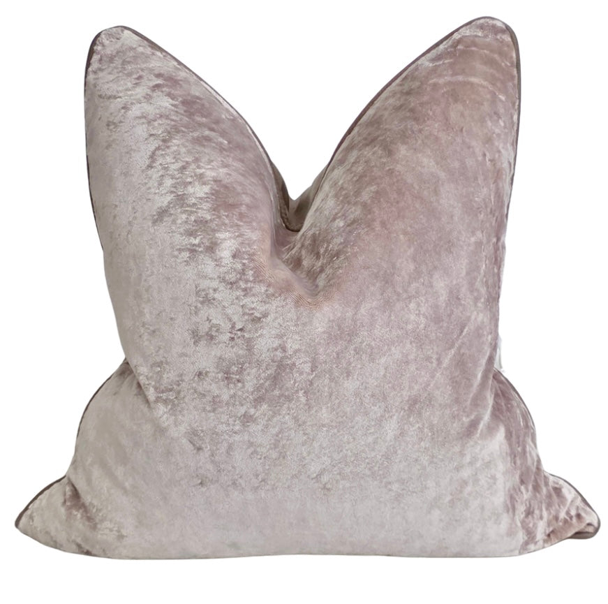A Diligent Seeker — Luxurious Textured Velvet in Soft Blush (50×50 cm) | Premium Duck Down Cushion